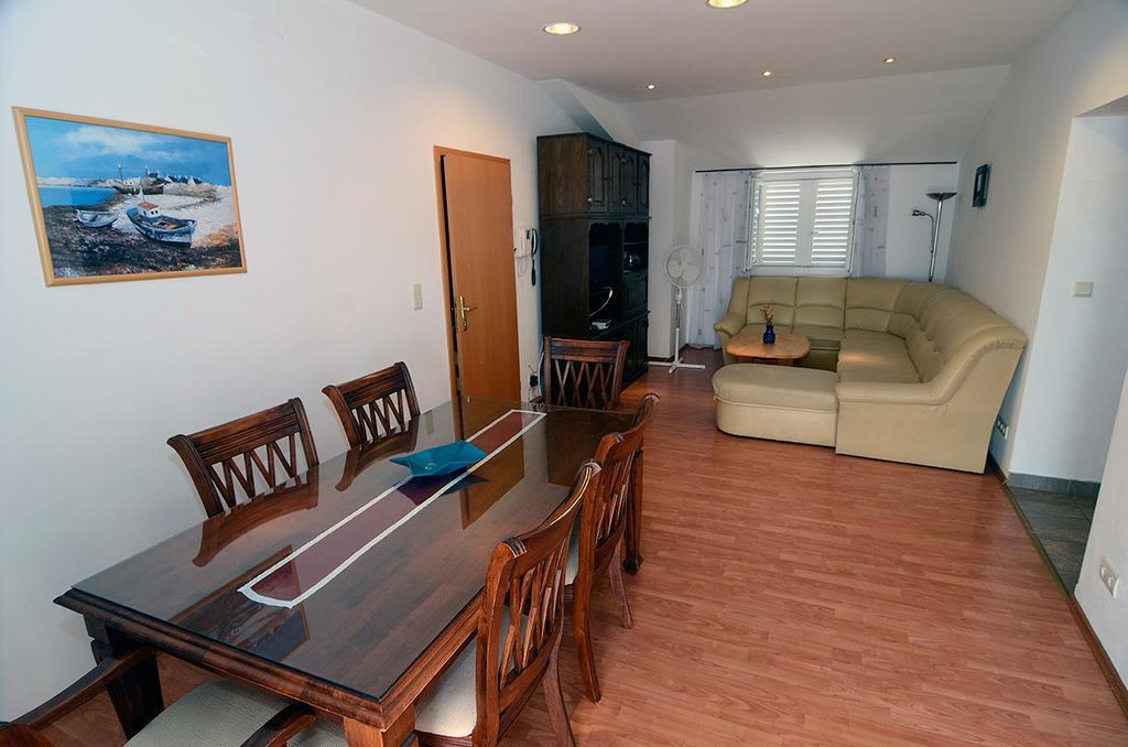 Maslov Apartment